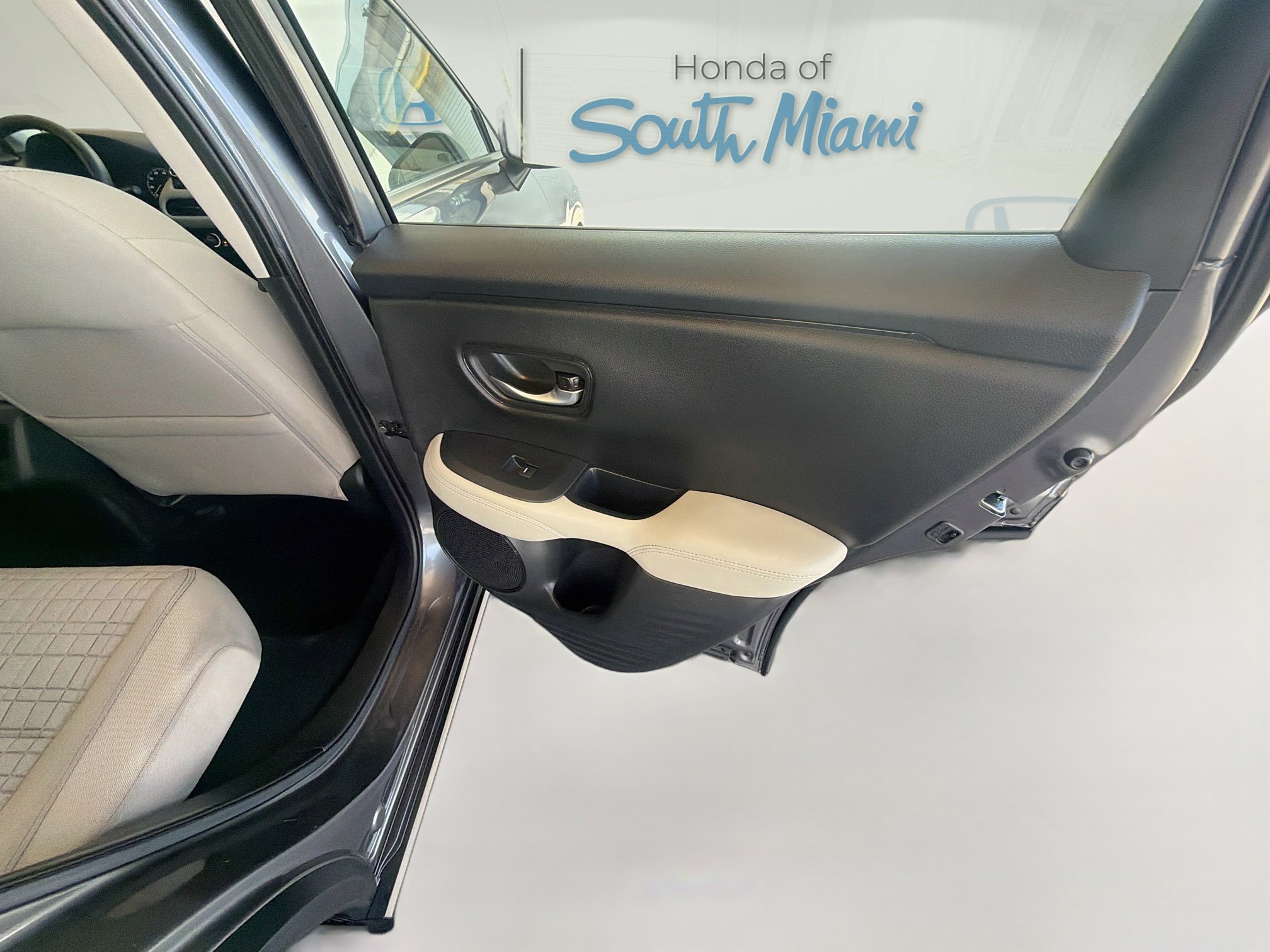 Used 2025 Honda HR-V LX image 29