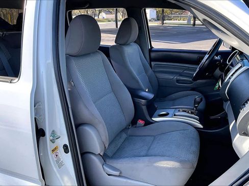 Used 2015 Toyota Tacoma 4x4 Double Cab w/ SR5 Package image 9