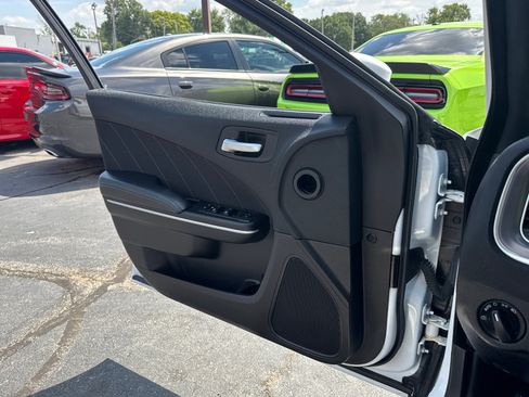 Used 2022 Dodge Charger SXT image 16