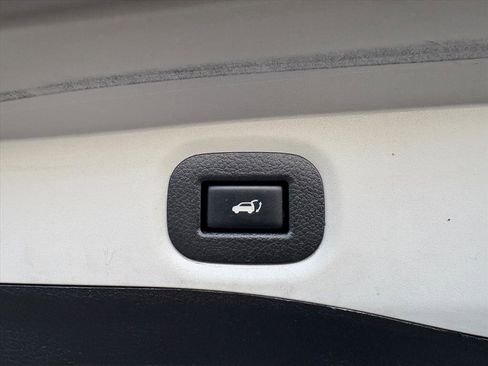 Used 2019 Nissan Rogue SV image 22