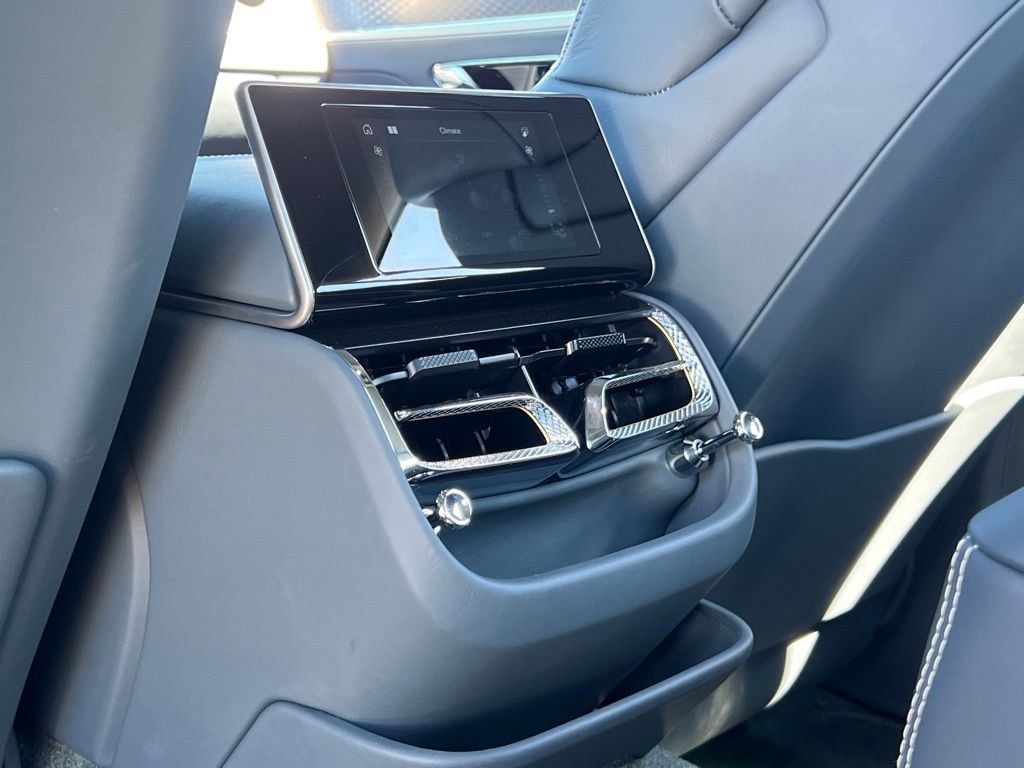 Certified 2025 Bentley Flying Spur Plug-In Hybrid w/ First Edition Specification AWD/4WD image 20