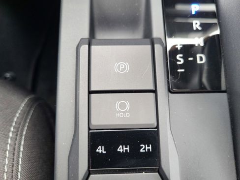 Used 2025 Toyota Tacoma TRD Off-Road image 21