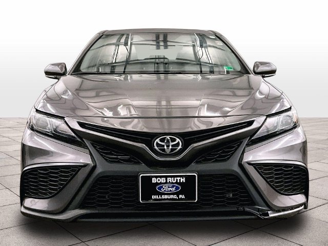 Used 2022 Toyota Camry SE FWD image 3