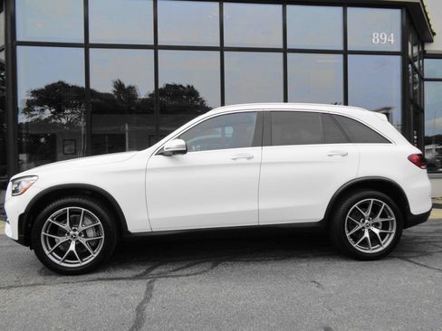 Used 2021 Mercedes-Benz GLC 300 4MATIC w/ AMG Line image 8