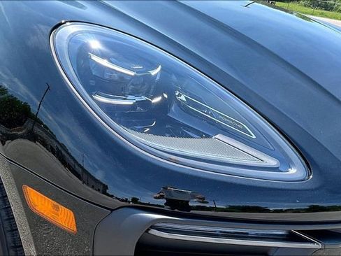 Used 2025 Porsche Macan image 27