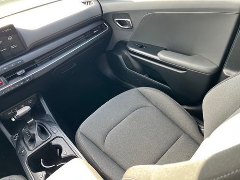 Used 2025 Kia K4 FWD image 11