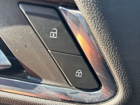 Used 2024 Chevrolet Silverado 1500 LT image 17