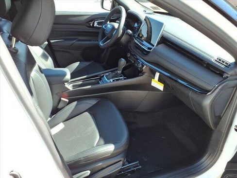 New 2026 Jeep Compass Limited image 18