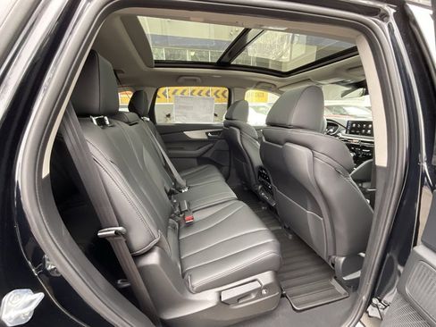 New 2026 Acura MDX SH-AWD image 18