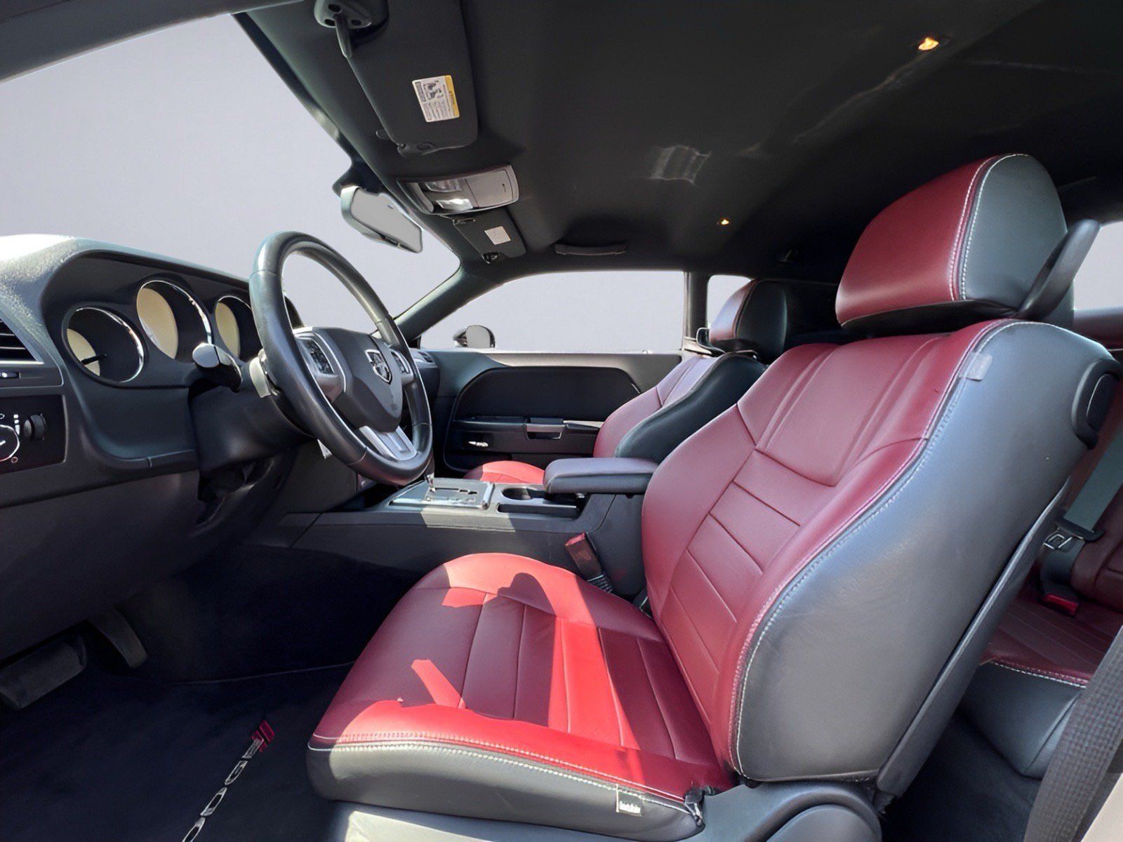 Used 2013 Dodge Challenger SXT RWD image 12