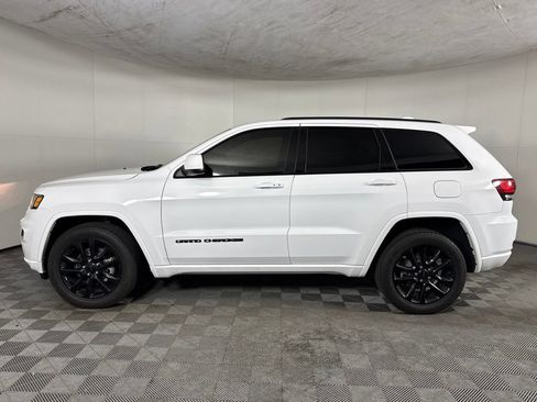 Used 2020 Jeep Grand Cherokee Altitude AWD/4WD image 8