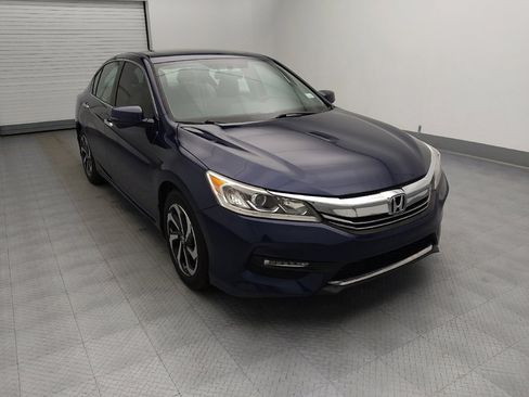 Used 2017 Honda Accord EX image 13
