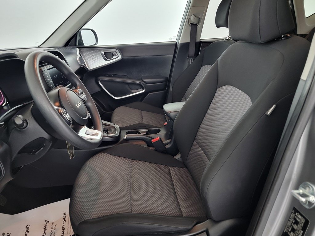 Used 2024 Kia Soul LX w/ Option Group 015 FWD image 14