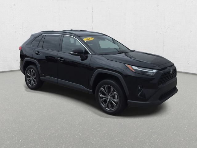 Used 2023 Toyota RAV4 XLE Premium AWD/4WD image 3