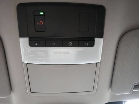 Used 2025 Nissan Pathfinder SV FWD image 17