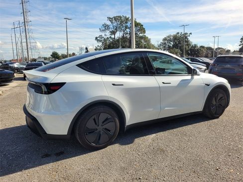 Used 2026 Tesla Model Y Long Range image 14