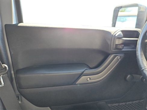 Used 2017 Jeep Wrangler Unlimited Sport w/ Connectivity Group image 17