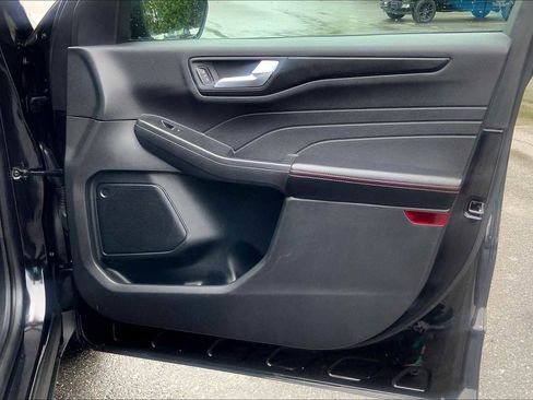 Used 2022 Ford Escape SEL w/ SEL Stealth AWD Package image 22