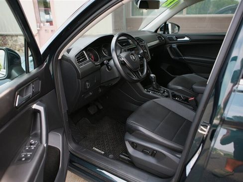 Used 2018 Volkswagen Tiguan SE AWD/4WD image 8