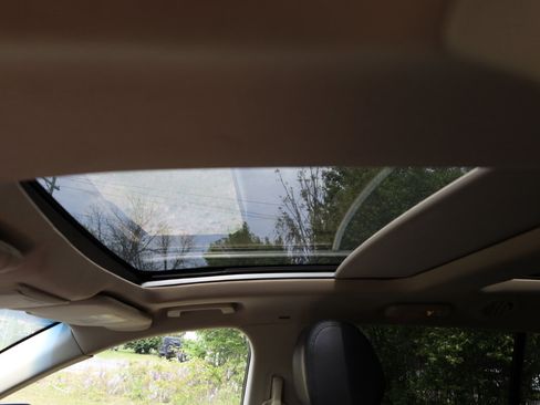 Used 2019 Lincoln MKT AWD image 28