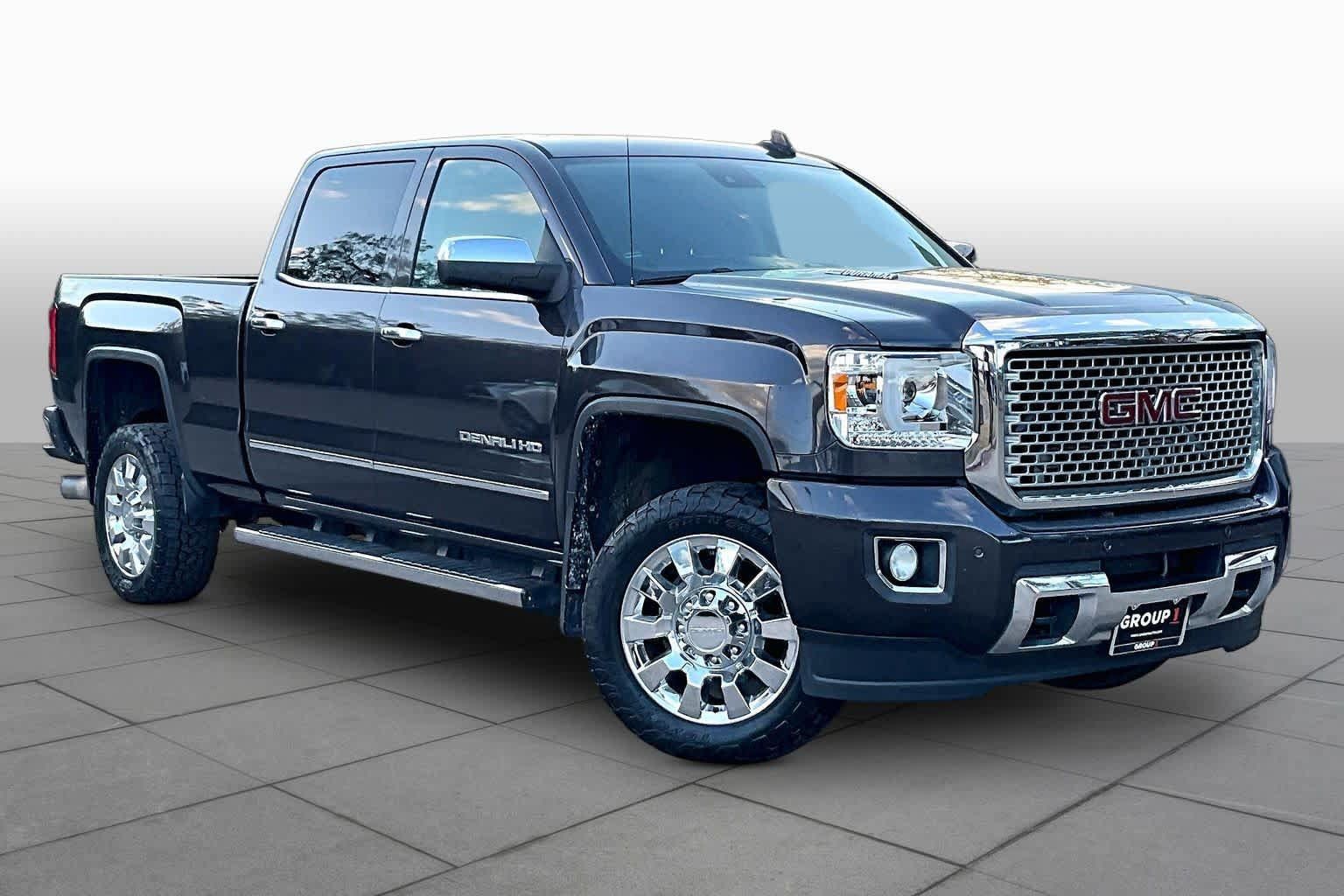Used 2015 GMC Sierra 2500 Denali w/ Duramax Plus Package AWD/4WD image 3
