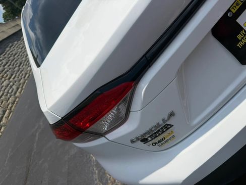 Used 2024 Toyota Corolla LE FWD image 11