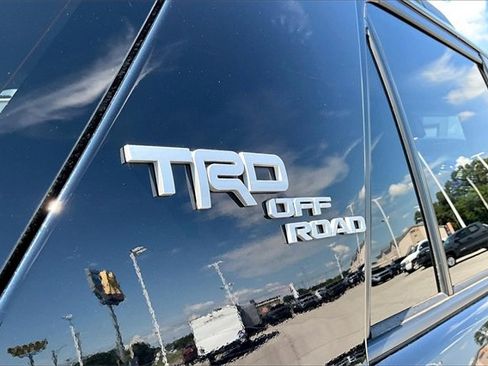 Used 2022 Toyota 4Runner TRD Off-Road Premium image 31