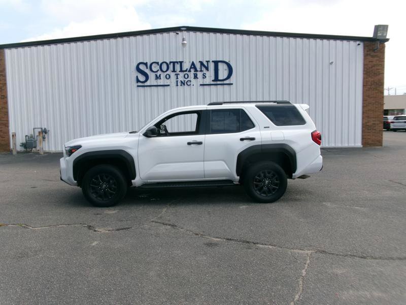 Used 2025 Toyota 4Runner SR5 AWD/4WD image 7