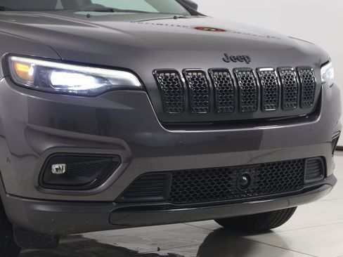 Used 2023 Jeep Cherokee Altitude Lux image 34