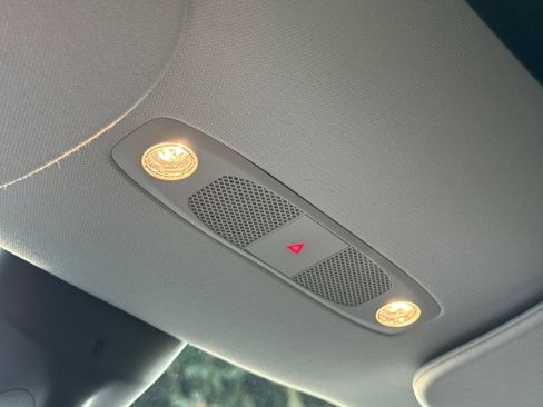 Used 2020 Tesla Model Y Long Range image 21