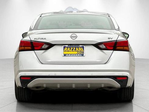 Used 2024 Nissan Altima 2.5 SV image 4
