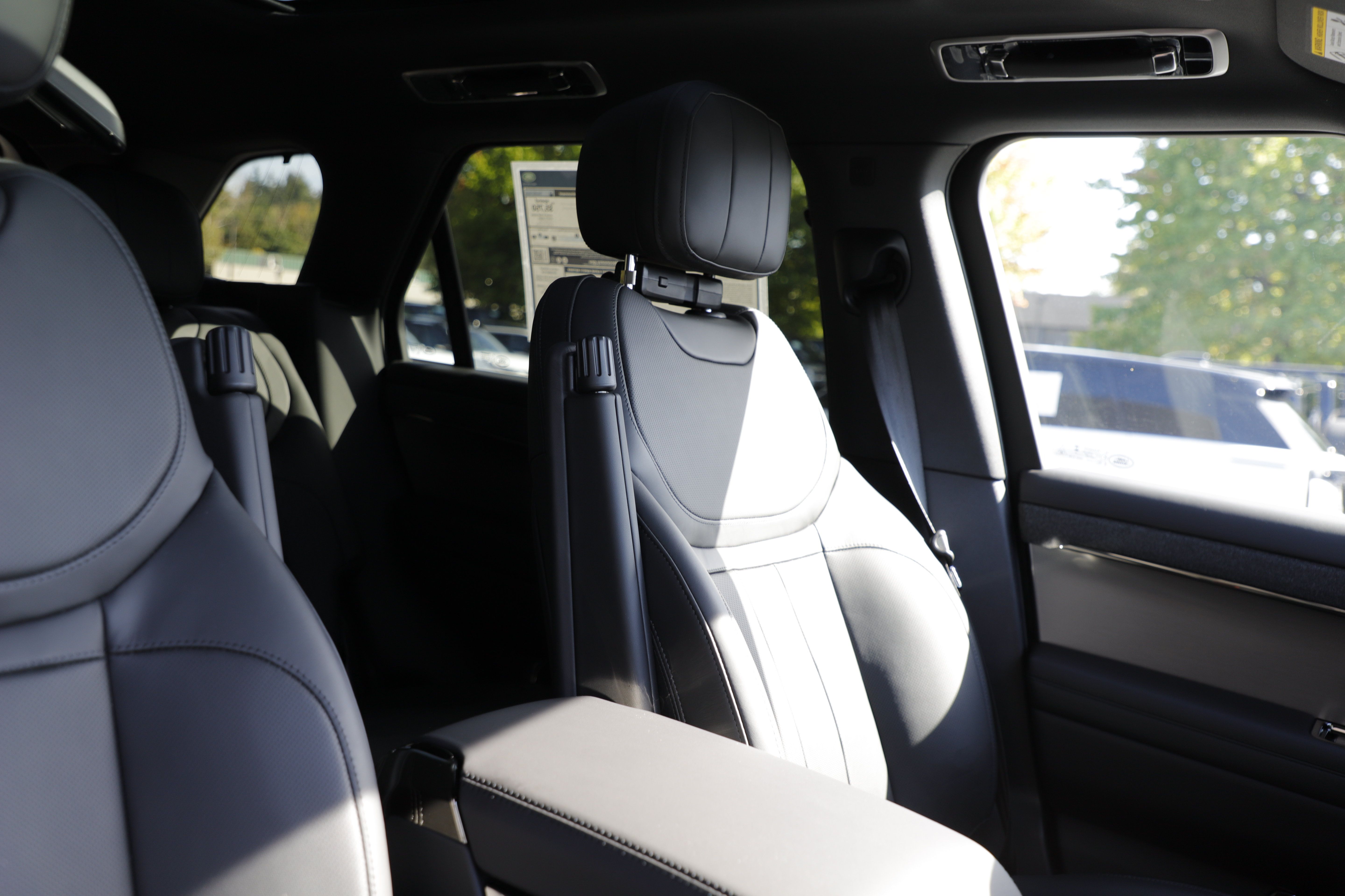 New 2026 Land Rover Range Rover Sport SE AWD/4WD image 10