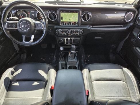 Used 2019 Jeep Wrangler Unlimited Sahara image 8