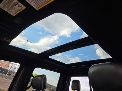 Used 2018 Ford F150 Platinum w/ Equipment Group 701A Luxury image 5