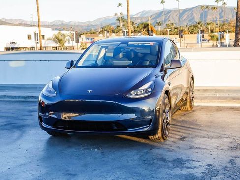 Used 2024 Tesla Model Y Performance image 4