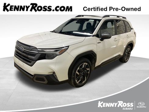 Used 2025 Subaru Forester Limited AWD/4WD image 1