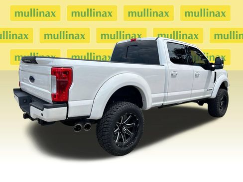 Used 2019 Ford F350 Lariat w/ Lariat Ultimate Package AWD/4WD image 2