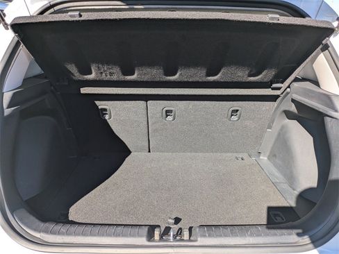 Used 2025 Hyundai Venue SEL image 27