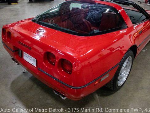Used 1990 Chevrolet Corvette ZR-1 RWD image 16