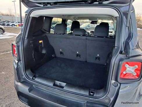 Used 2023 Jeep Renegade Latitude w/ Premium Group image 13