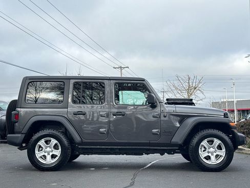 Used 2022 Jeep Wrangler Unlimited Sport image 6