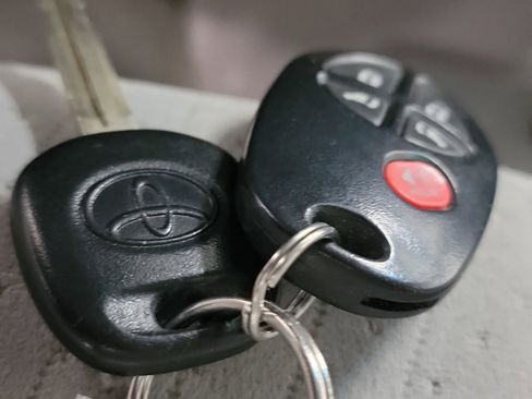 Used 2016 Toyota Sienna LE image 31