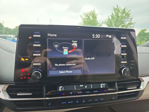 Certified 2024 Toyota Sienna XLE FWD image 25