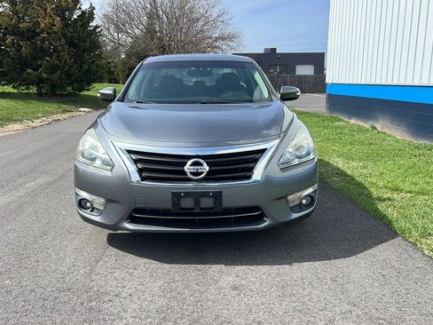 Used 2015 Nissan Altima 2.5 SV w/ Convenience Package FWD image 2