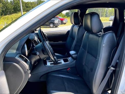 Used 2019 Jeep Grand Cherokee Altitude RWD image 21