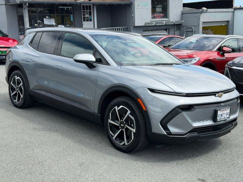 Used 2025 Chevrolet Equinox EV LT FWD image 3