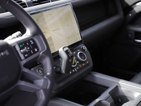 New 2026 Land Rover Defender 110 X-Dynamic SE AWD/4WD image 22