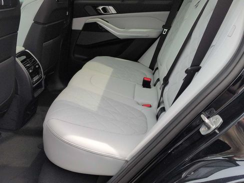 New 2026 BMW X5 xDrive40i w/ M Sport Package AWD/4WD image 21
