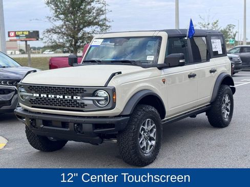 Used 2025 Ford Bronco Badlands image 4