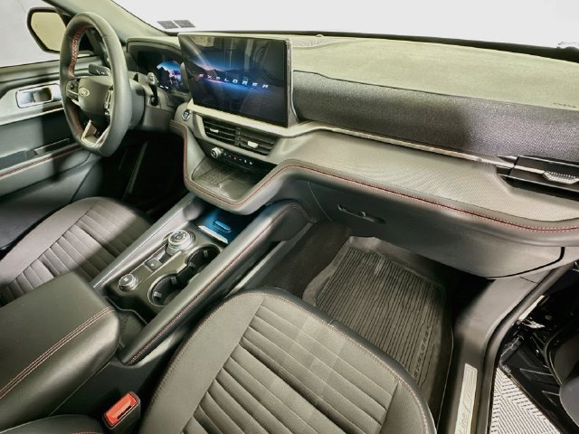 Used 2025 Ford Explorer ST-Line w/ Premium Package AWD/4WD image 36